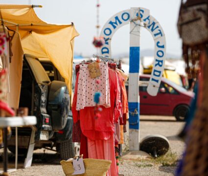 Shop sustainably at the Sant Jordi flea market: discover Ibiza’s year-round bohemian haven