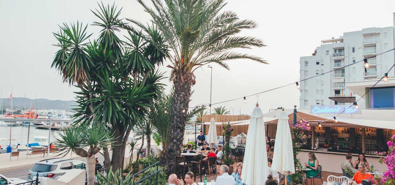 Dining under the stars at Villa Mercedes.