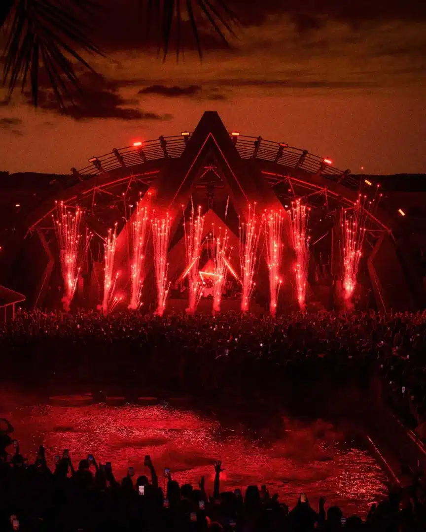 Clubs, Nightlife &Ndash; Ants Party Performers Ushuaia Ibiza &Ndash; Living Ibiza