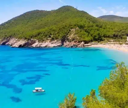 What to do in Ibiza besides partying? 8 fantastic plans that answer the question