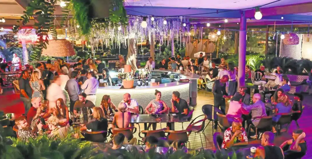 https://living.diariodeibiza.es/events/rooftops-nights-lofty-altitude/