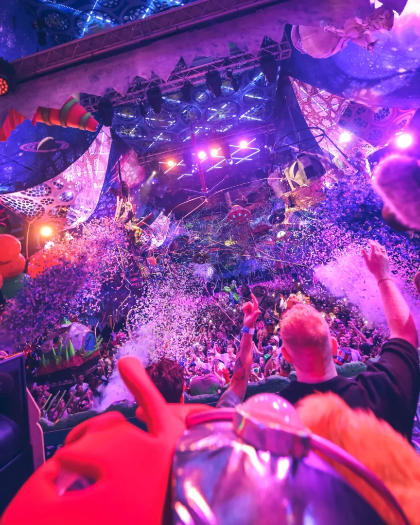 Closing Party, Clubs, Nightlife &Ndash; Elrow Amnesia Ibiza 1 &Ndash; Living Ibiza