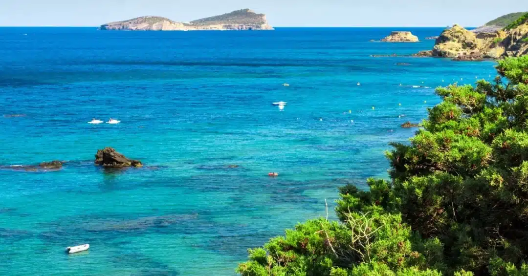 Family Beaches, Family-Friendly, Water Sports &Ndash; Es Figueral 3 &Ndash; Living Ibiza