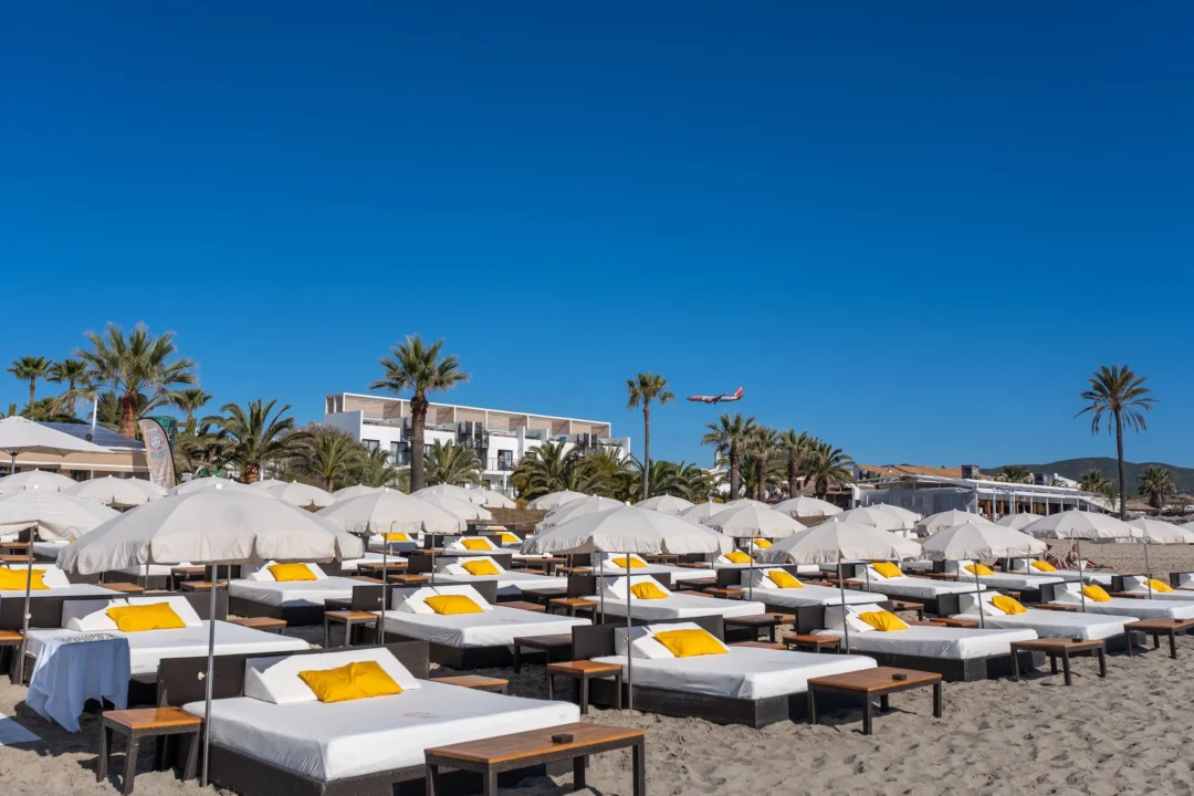 Summer Gastronomy &Ndash; Tanit Beach Nassau Group 5 &Ndash; Living Ibiza