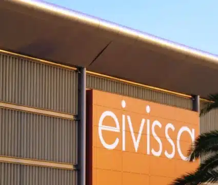 Best 7 tips on when to book your Ibiza trip and pay less