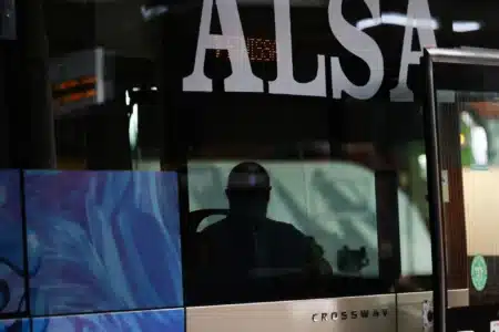 Smart ways to travel across Ibiza for under €4