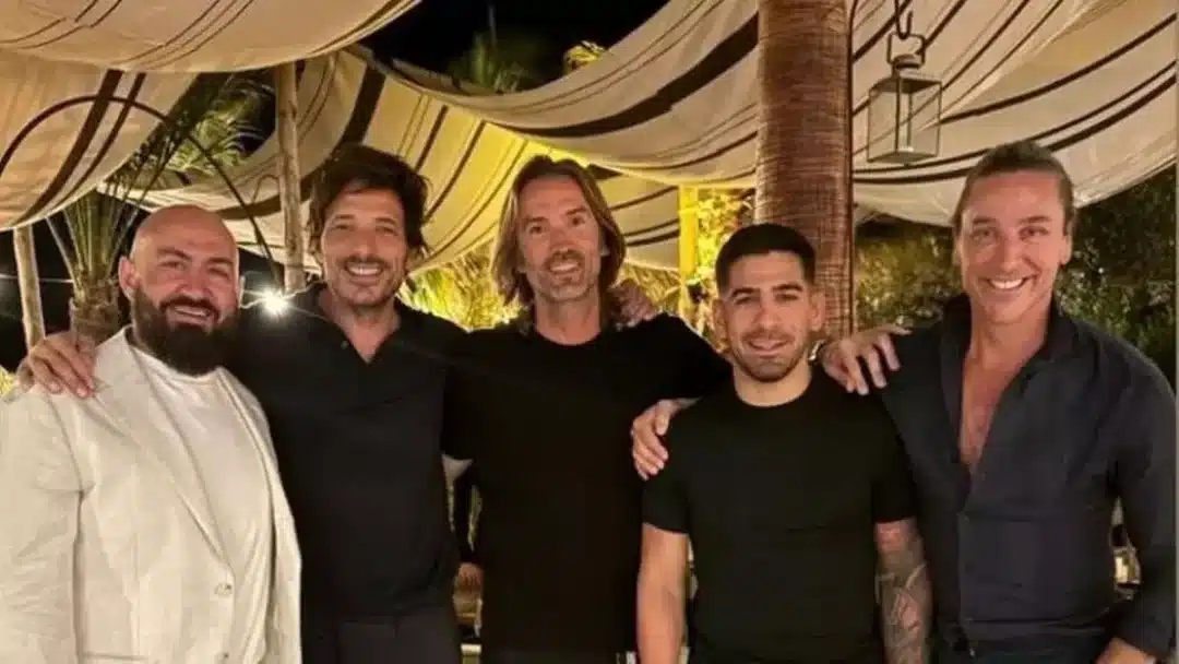 The Wrestler Ilia Topuria, At The Playa Soleil, Together With The Model Andrés Velencoso And The Co-Founder Of The Venue, Miguel Sancho, And Other Customers Of The Venue / @Tomaslasoargos