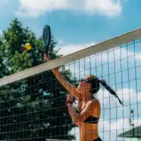 Beach tennis