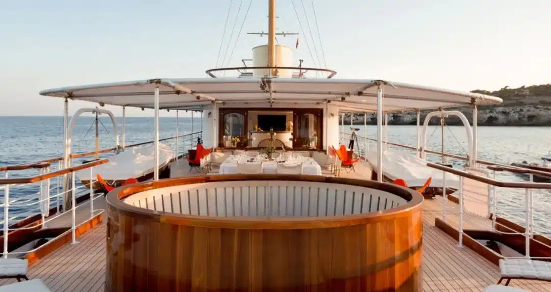 Shemara 4 – Living Ibiza Shemara: British War Yacht