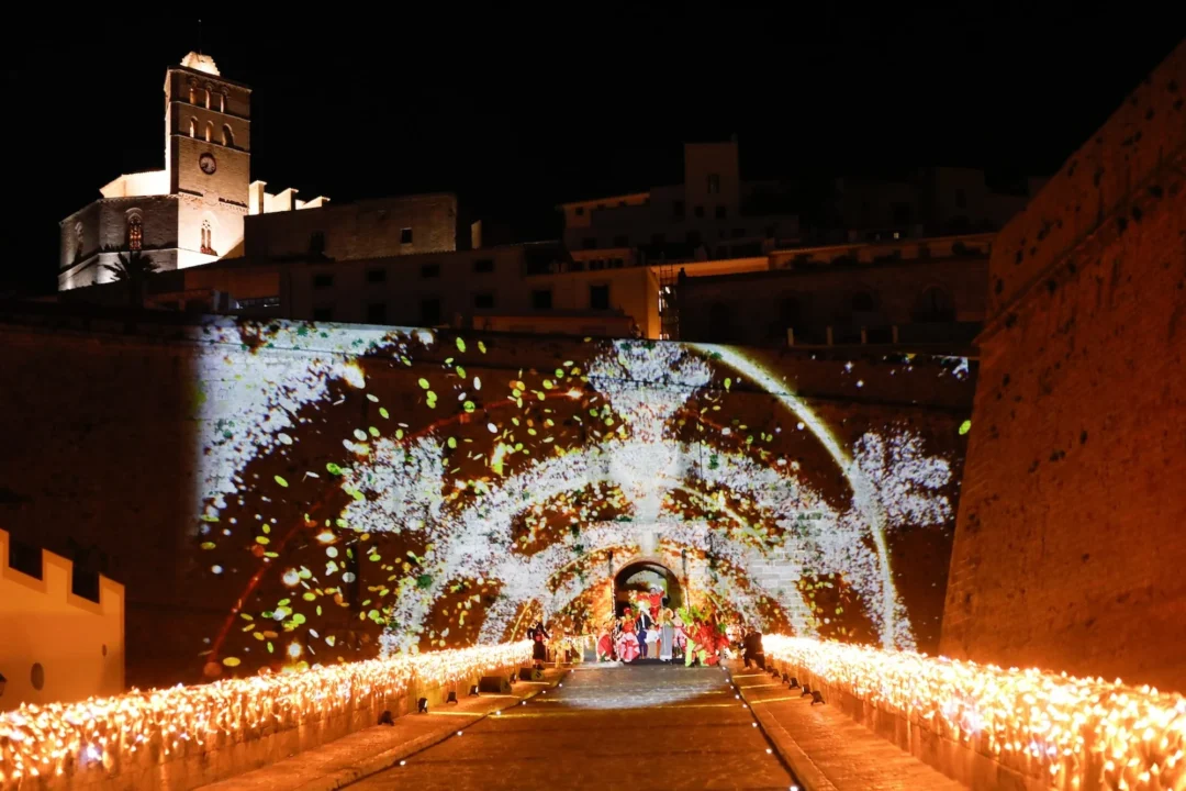 https://living.diariodeibiza.es/events/christmas-light-switch-ibiza/