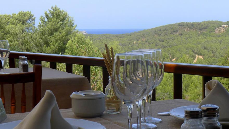 Terraza del restaurante S'Espartar.