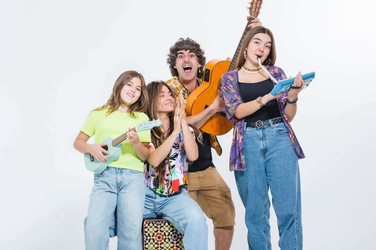 ag6 bohemiosBohemios Autorizaos, Saturday at the Sol Post a s'Oli Fest de Cala de Bou