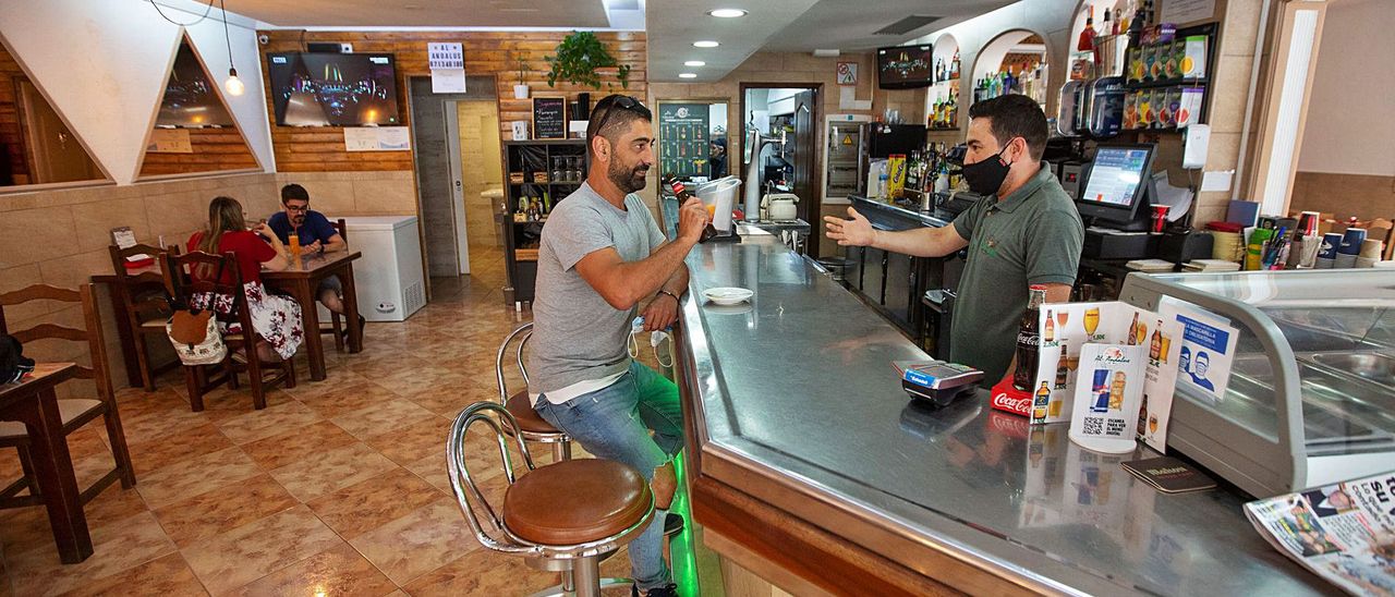 "Hallelujah", the bars are back in Ibiza