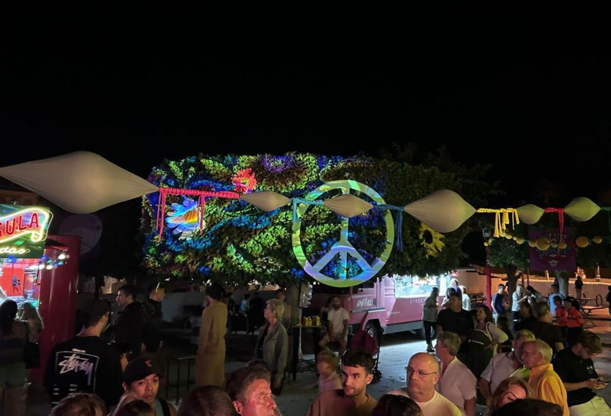 La decoración de Pacha Ibiza en la plaza. | A.S.E.