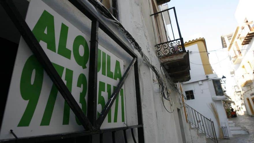 An Ibizan woman lives in a warehouse because she cannot afford to pay rent