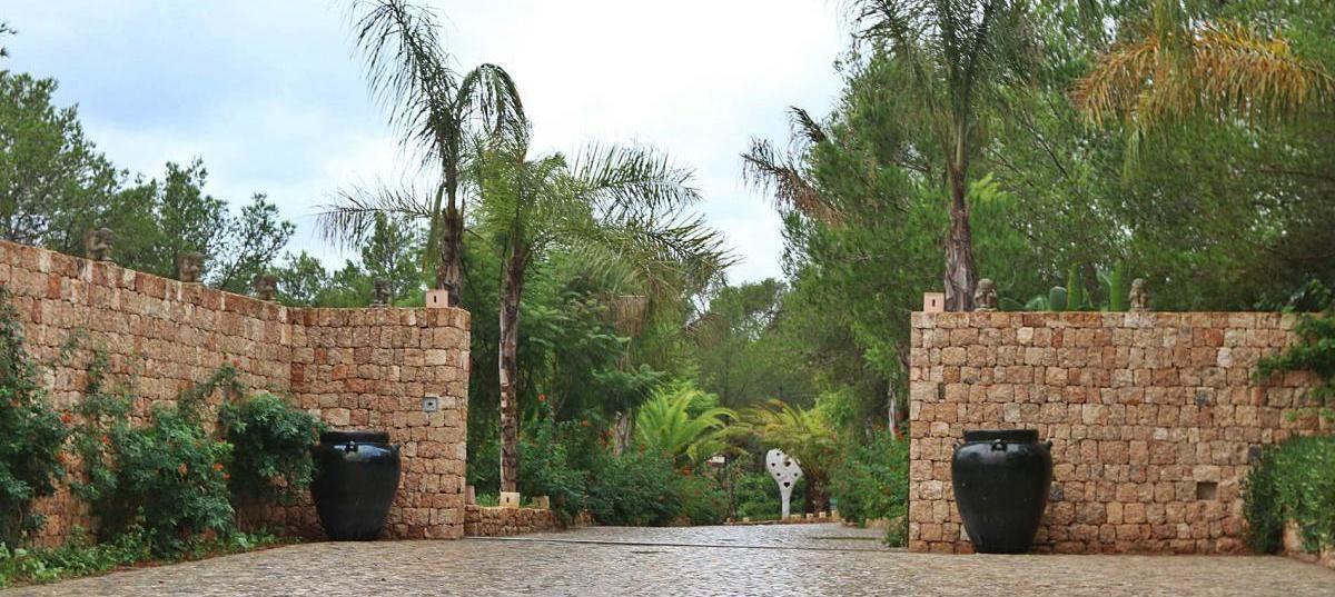 Detail of the entrance to Casa Paola.