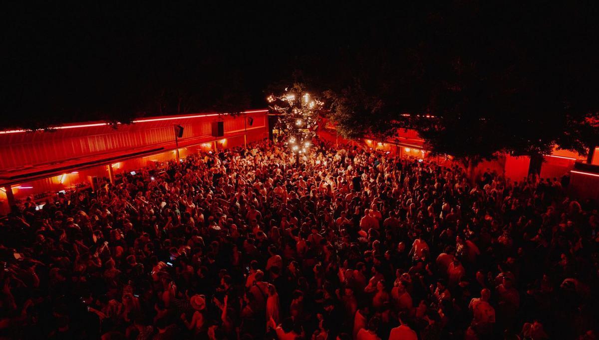 DC10 se ha consolidado como uno de los espacios underground más icónicos de la isla.