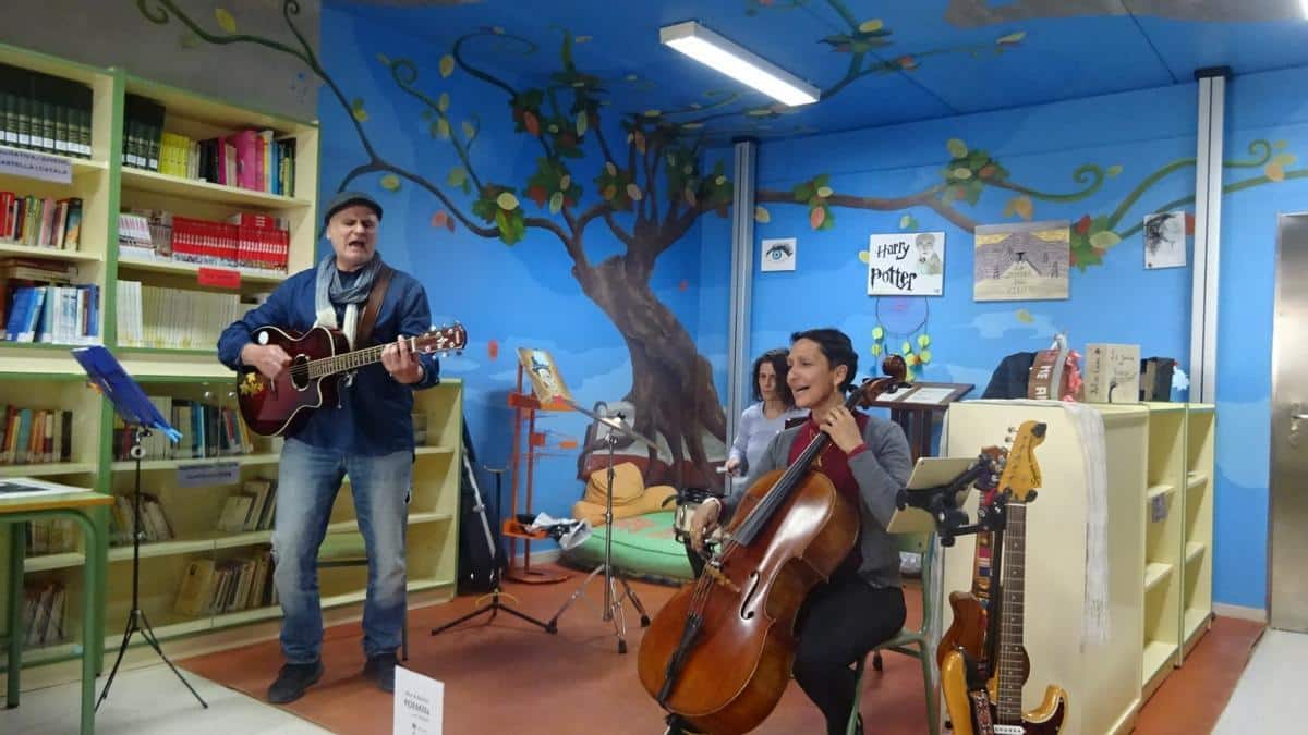 Mon&Marcel, in the show 'POEMIlla' at the Club Diario de Ibiza