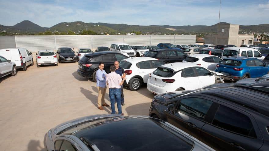 The Consell de Ibiza immobilizes 100 pirate transport vehicles, double that of last year