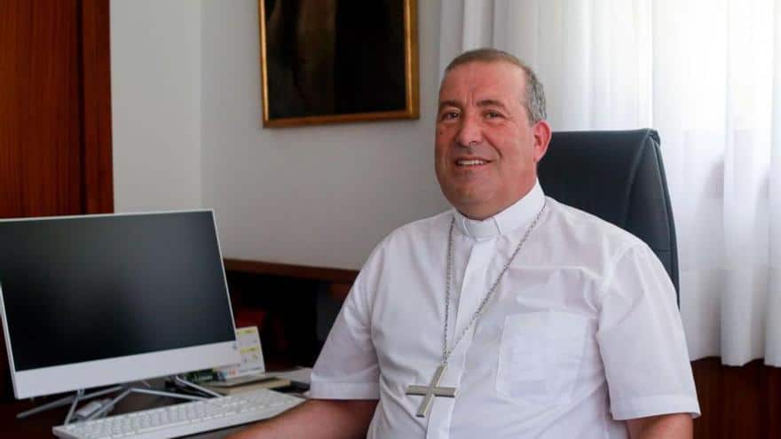 The bishop of Ibiza denies that he concealed information about sexual abuse