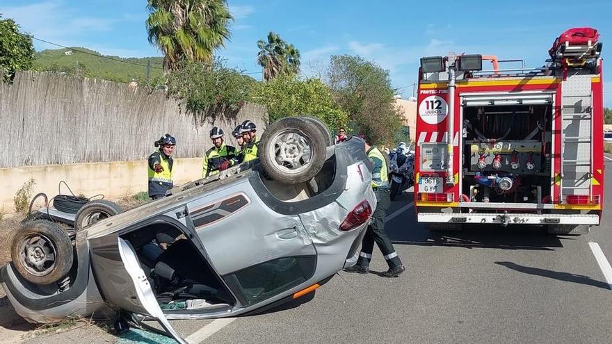 https://living.diariodeibiza.es/news/ibiza/driver-freed-vehicle-rollover-ibiza/