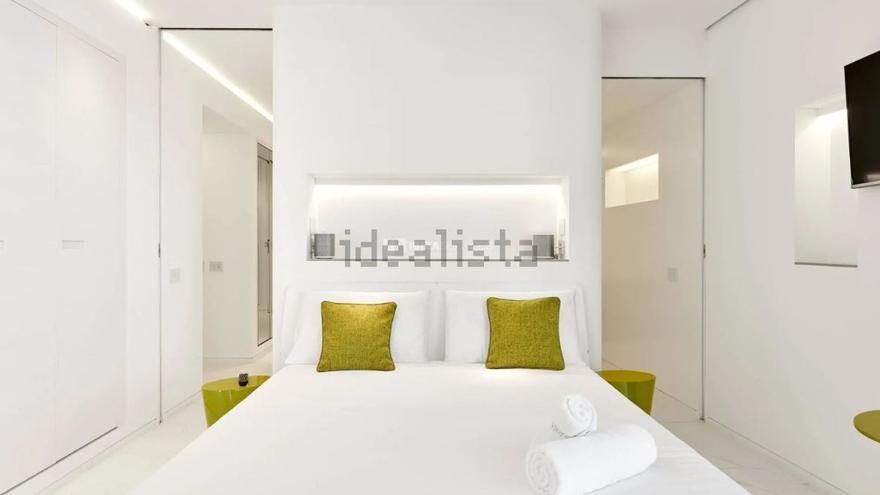 do you know how much is the monthly rent of the apartments in one of the most emblematic buildings in Ibiza?