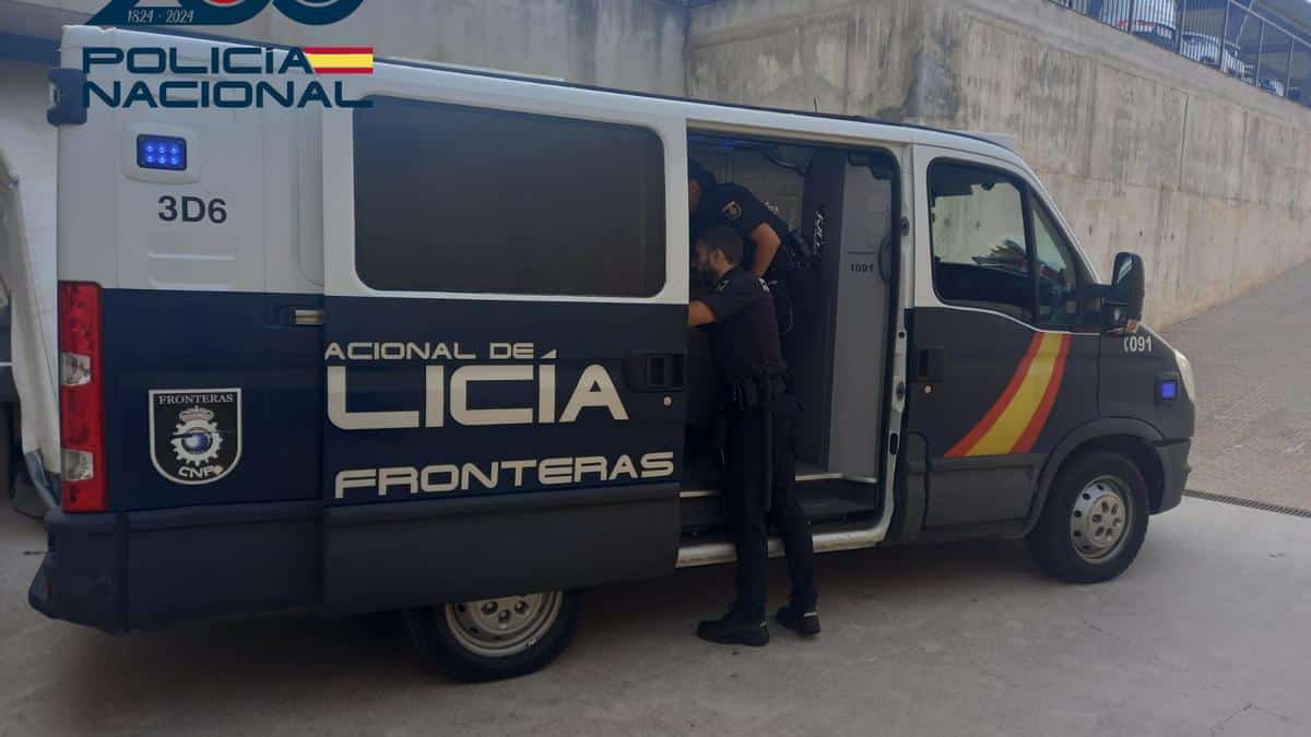 Man arrested for harassing a waitress and masturbating in front of her in an Ibiza bar