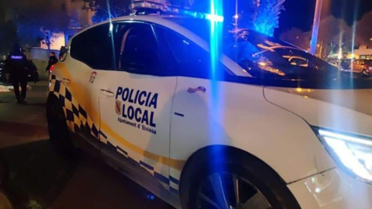 One seriously injured in a fight between two men with bladed weapons in the center of Ibiza