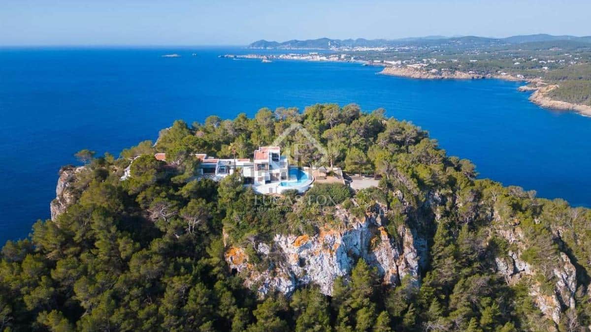 LUXURY HOUSES IBIZA