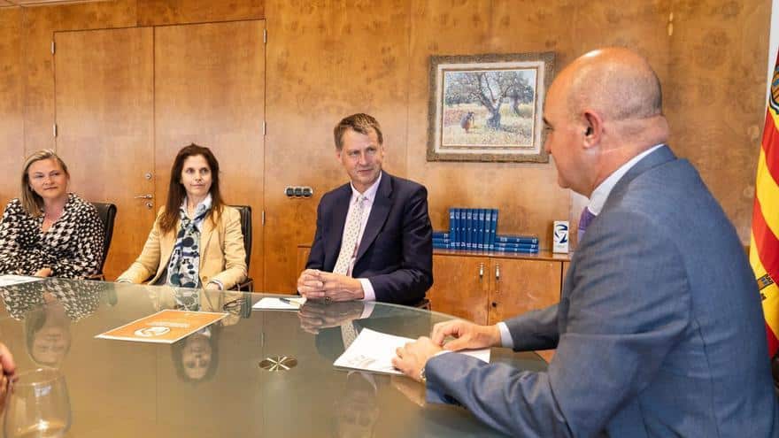 British support in Ibiza for the measures of the new decree on responsible tourism
