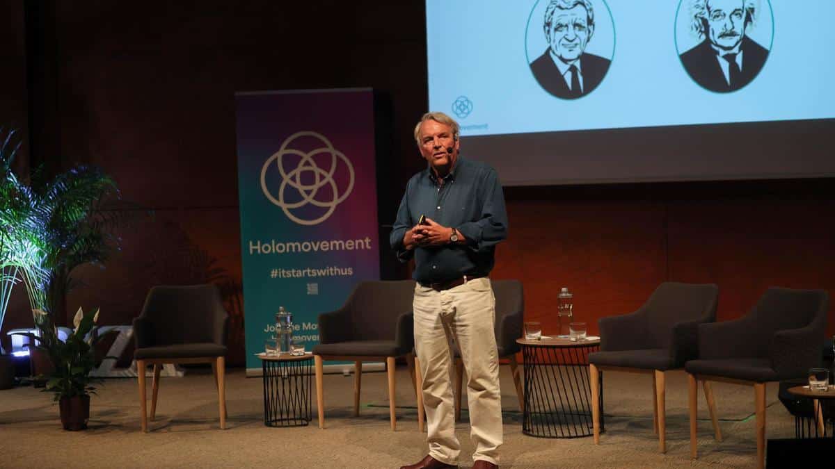 To add individualities to generate actions in the service of the common good