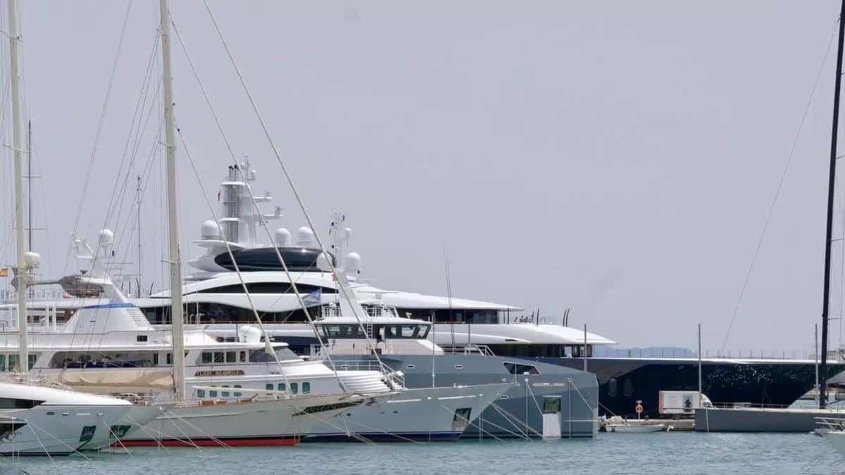 Mark Zuckerberg, caught: he committed an illegality to dock his luxury yacht in Majorca