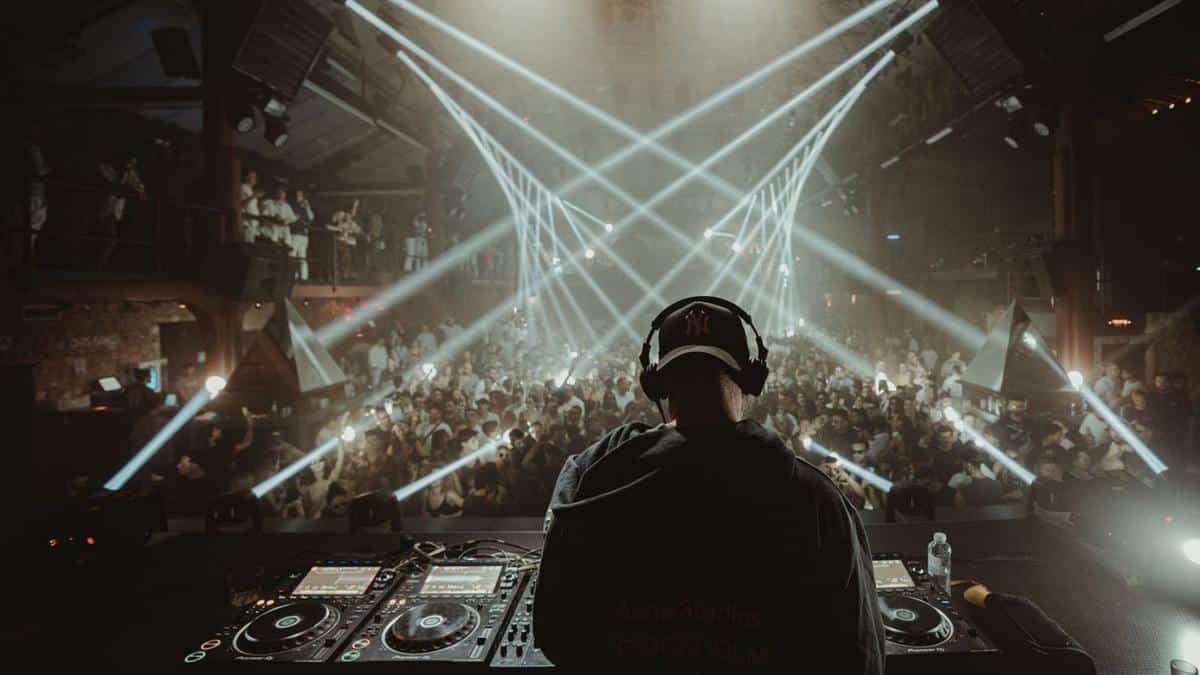 A different and poetic night with the French The Blaze