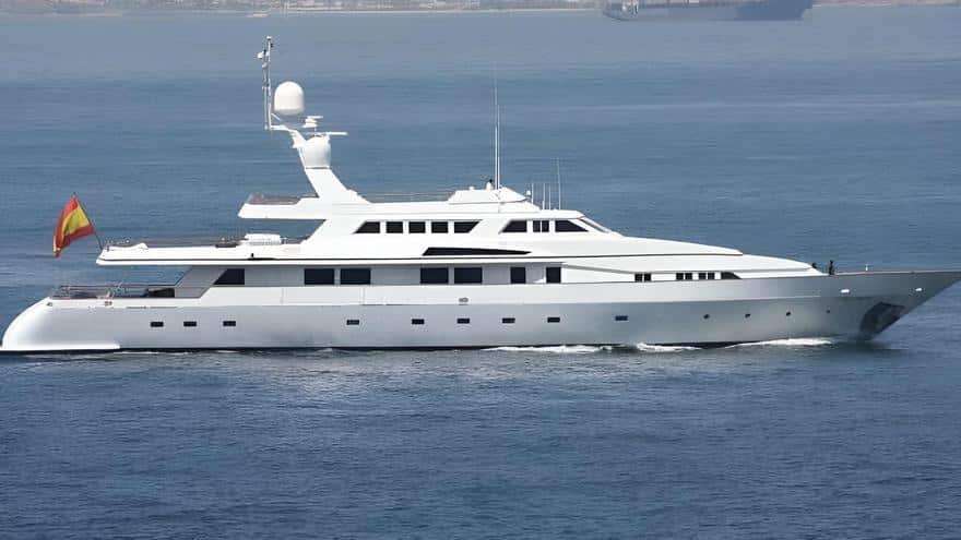 LUXURY YACHTS IN IBIZA