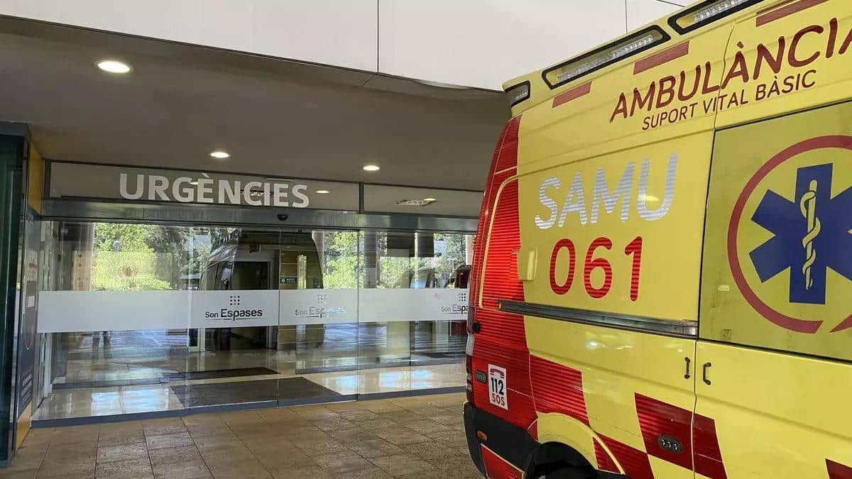 Young British woman in serious condition after falling from a second floor in Majorca