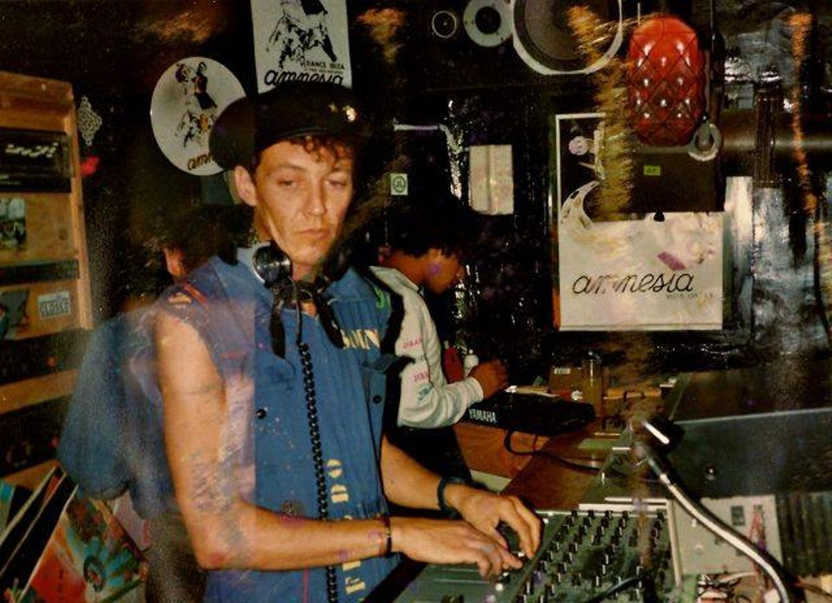 Dj Alfredo, en la cabina de Amnesia