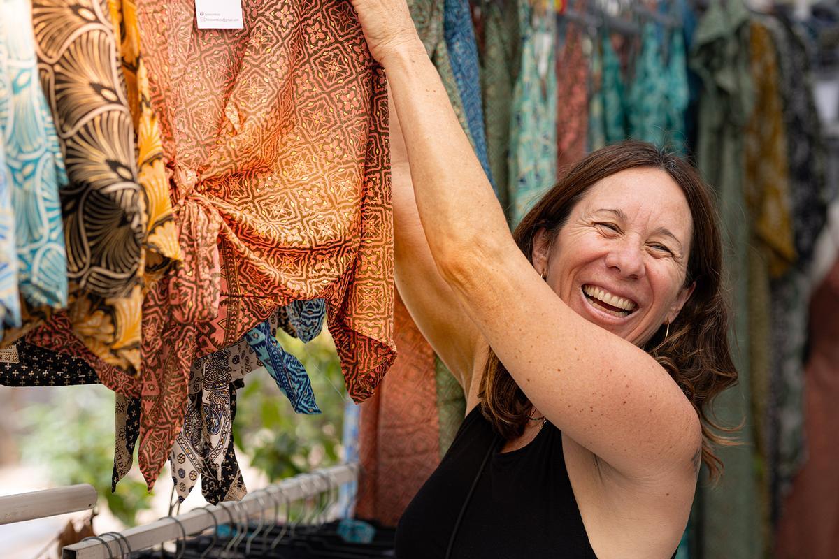 Paola Podestá, presidenta de la Asociación que agrupa a los vendedores de este mercadillo, Avhempa.