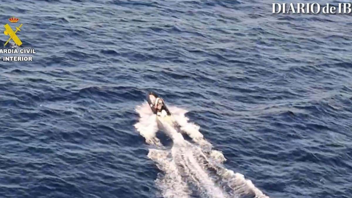 Narco-boat intercepted with 200 kilos of hashish in Ibiza waters
