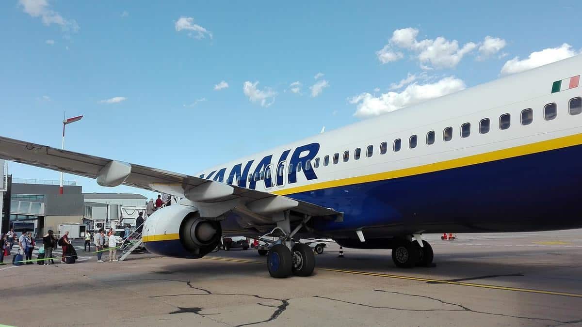 Ryanair’s response to passengers on an Ibiza – Dublin flight trapped for several hours on the plane: “You have no right” to free water