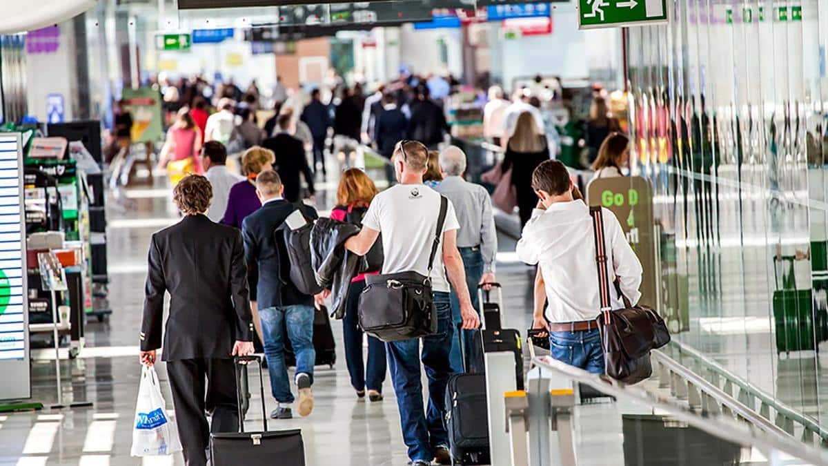 Flies from Ibiza to Dublin with 47 packets of cannabis valued at 440,000 euros