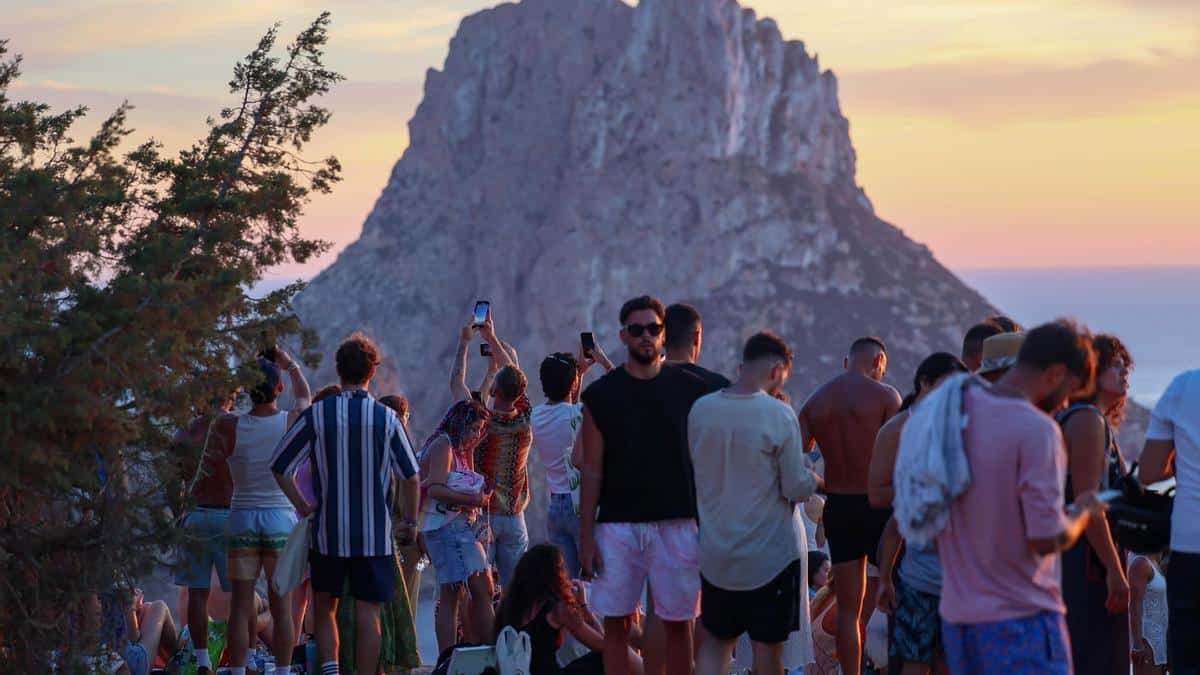 This is the day of the year that Ibiza has had more people: 309,218 people