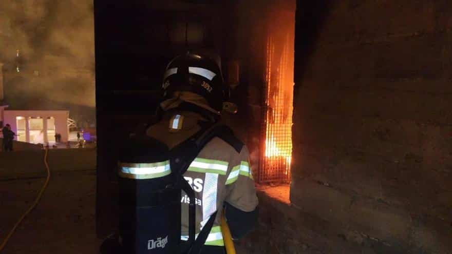 Fire in the heart of Dalt Vila