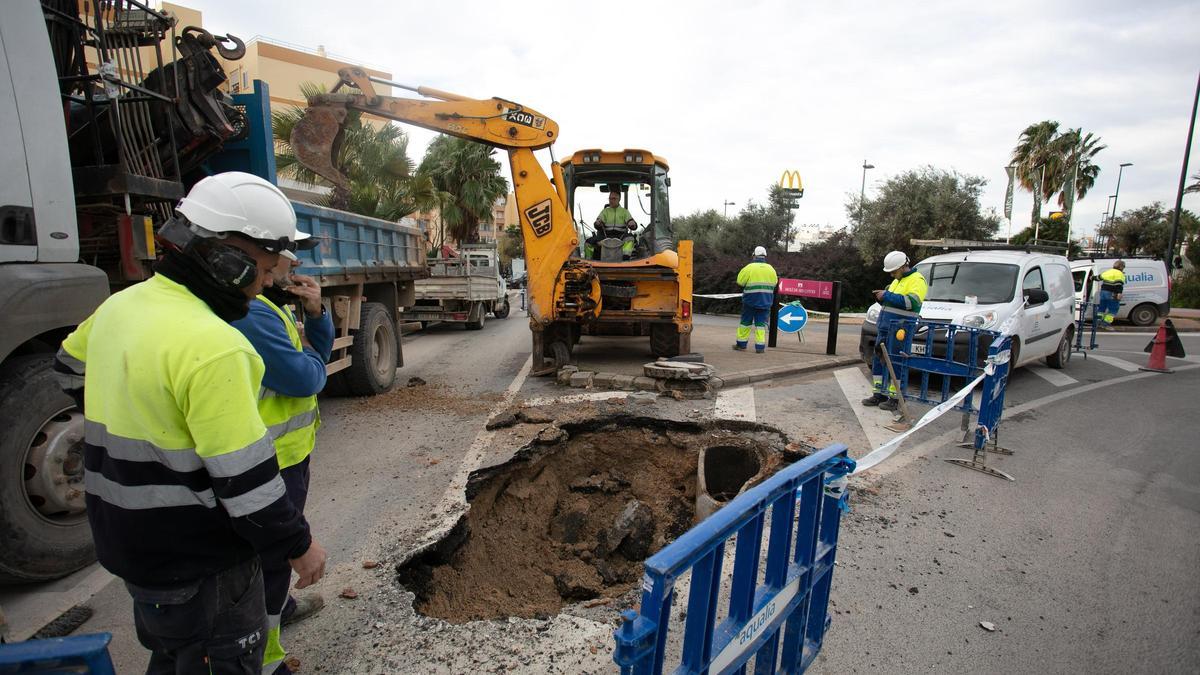 Pipe burst in Sant Jordi leaves 2,500 people without water
