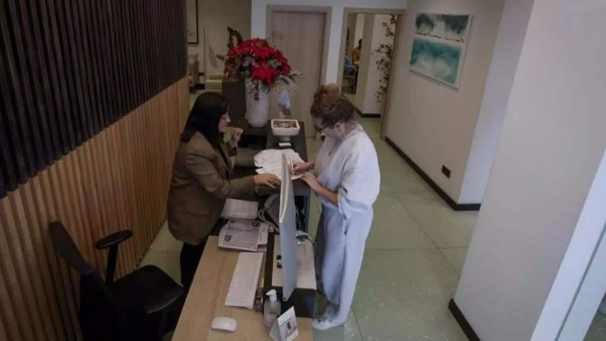 New hotel traveler registration: “Check-in time is now twice as long”