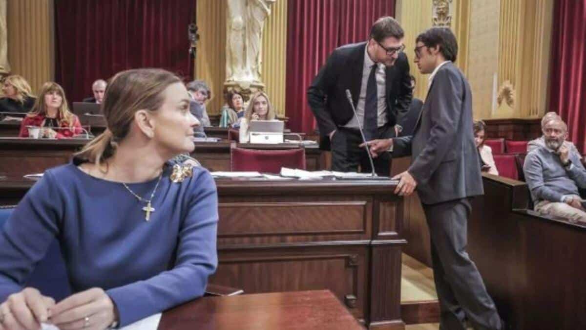 PP defeats with the left Vox’s proposal to eliminate Catalan from education in the Balearic Islands