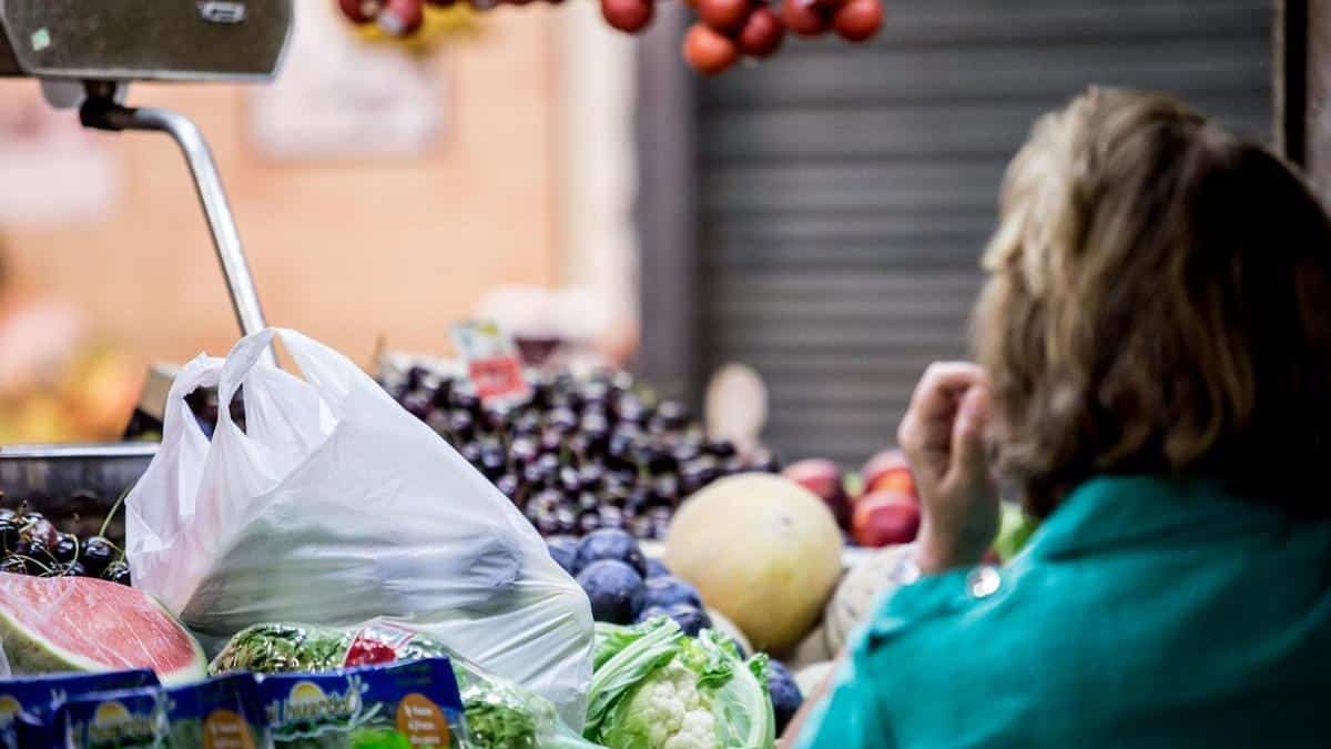 The Consell de Formentera promotes a campaign to reduce the use of plastics