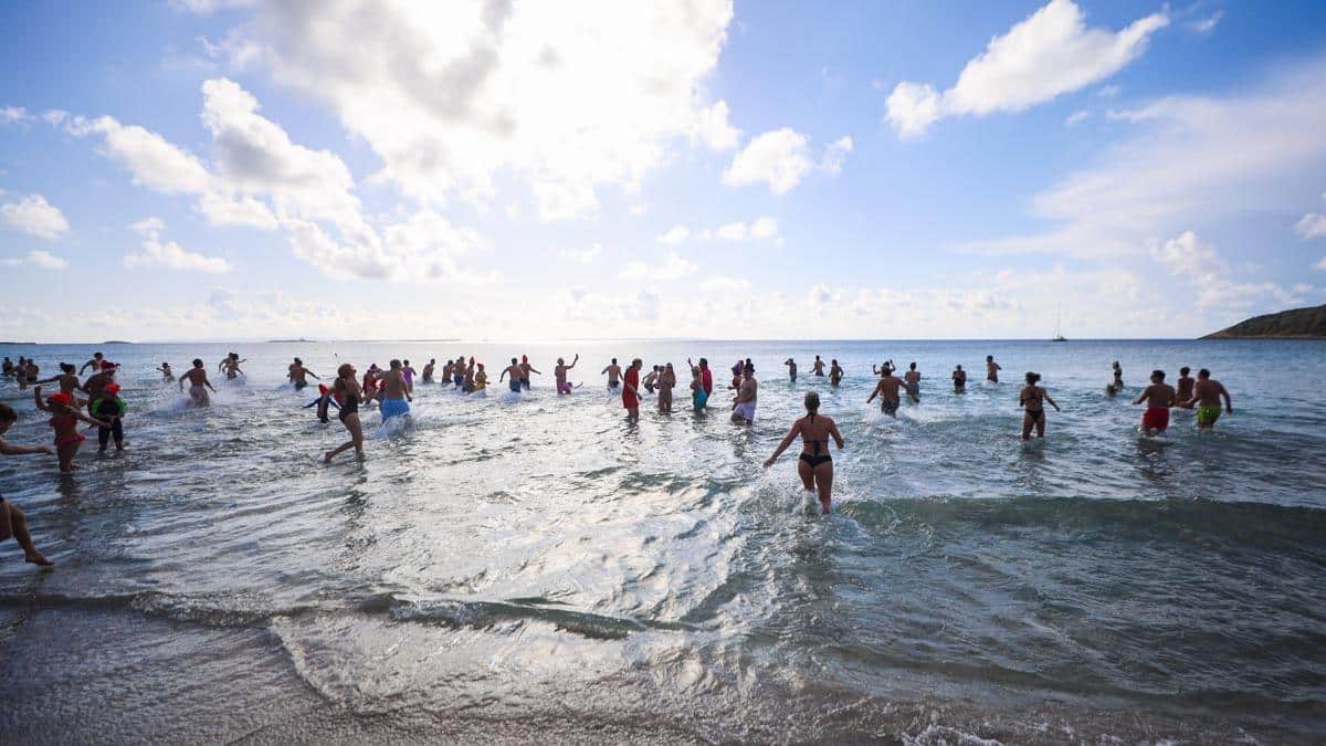 The ‘Dutch’ bath is already a tradition in Ibiza