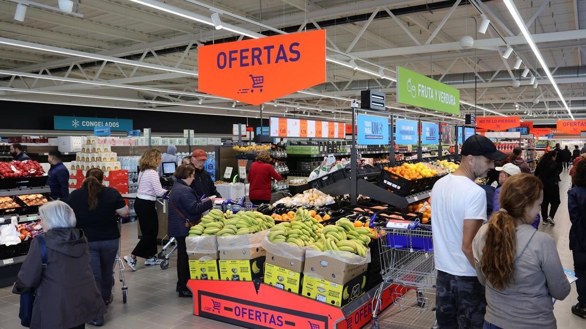 A major chain opens two new supermarkets in Ibiza