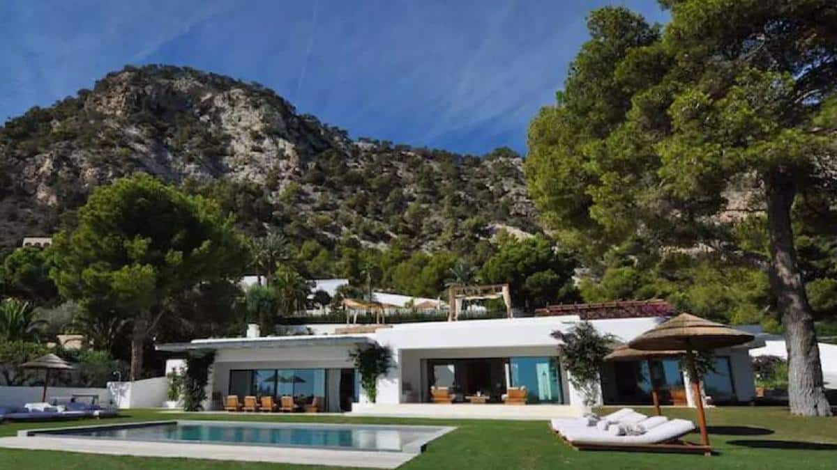 Ex-footballer Marco Borriello tries to legalize his Ibiza mansion with the Govern amnesty