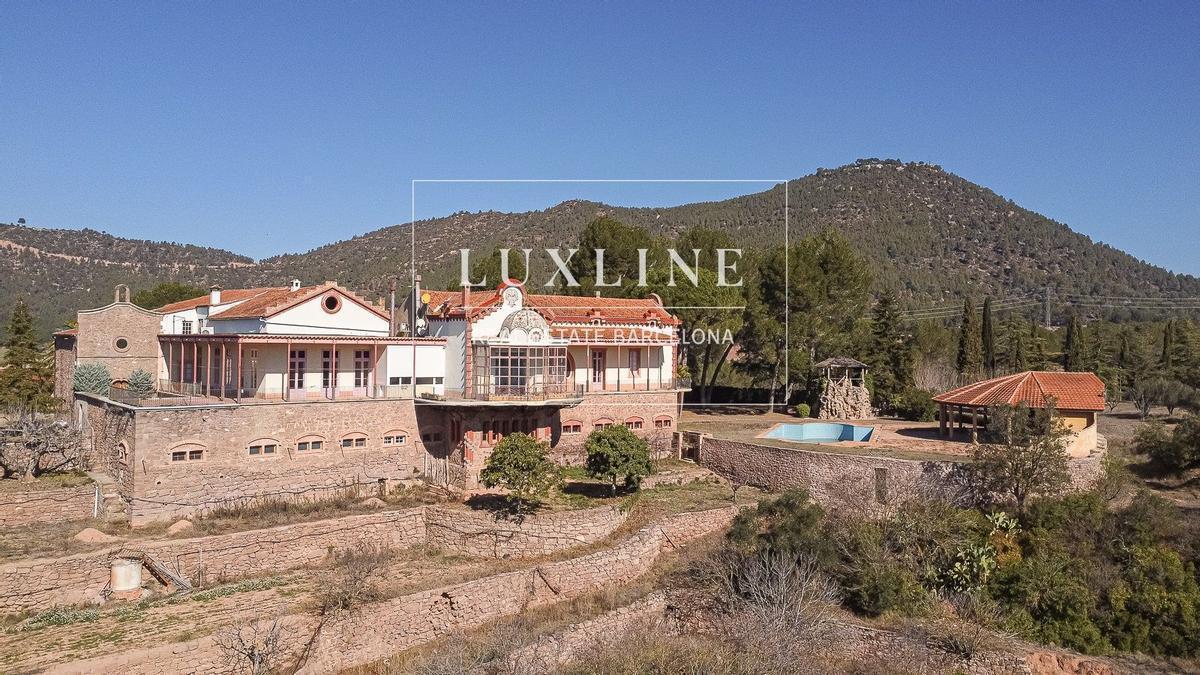 Rauw Alejandro sells the house he bought for Rosalia in Manresa for 2.2 million euros